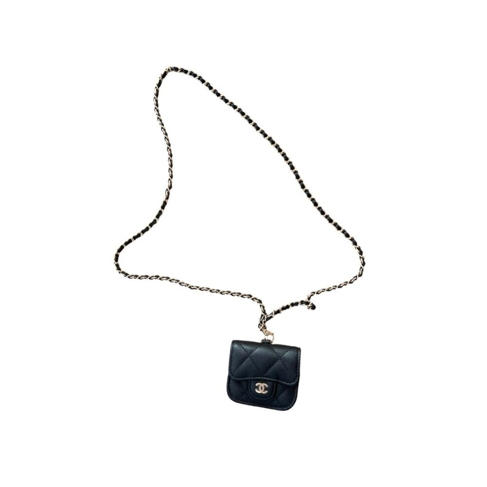 Chanel Airpod pro quilted leather case - Picture 2 of 9